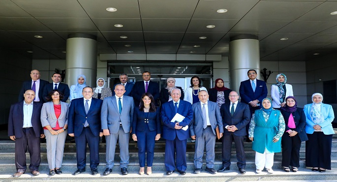 بالصور..دمج حقيبتي التخطيط والتنمية الاقتصادية والتعاون الدولي والمشاط تترأس إجتماع مجلس الإدارة الأول