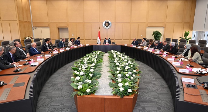 بالصور.. وزير الصناعة: الحكومة تولي اهتماما بمشروعات الطاقة المتجددة والهيدروجين الأخضر وتعمل على توطينها