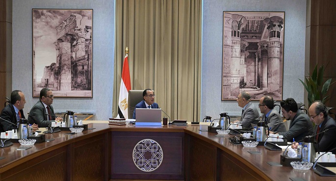 رئيس الوزراء يبحث مع رئيس “الوطني لتخطيط استخدامات أراضي الدولة” ملفات العمل