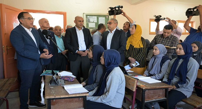 بالصور.. رئيس الوزراء يتابع سير وانتظام العملية التعليمية خلال زيارته لمحافظة الأقصر