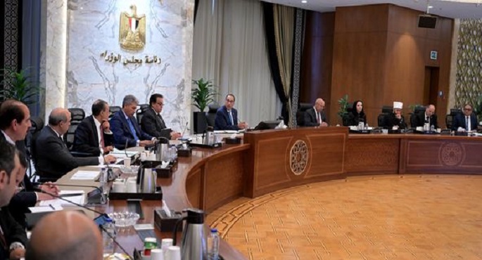 بالصور.. رئيس الوزراء يترأس اجتماع اللجنة العليا للحج ويتابع الاستعدادات المبكرة لموسم الحج القادم