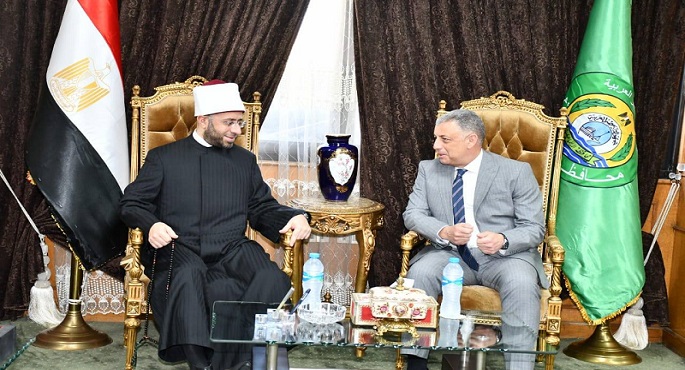 بالصور.. وزير الأوقاف ومحافظ الإسماعيلية يشهدان صلاة الجمعة احتفالا بالعيد القومي للمحافظة