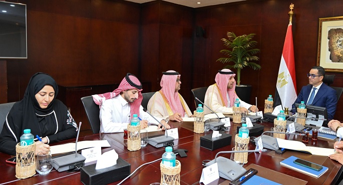 بالصور.. وزير الاستثمار والتجارة الخارجية يلتقي وكيل الهيئة العامة للتجارة الخارجية السعودية لبحث سبل تطوير علاقات التعاون الاقتصادي