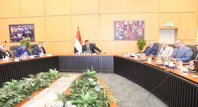 بالصور.. وزير الإسكان يتابع سير العمل بهيئة المجتمعات العمرانية الجديدة وأجهزة المدن الجديدة