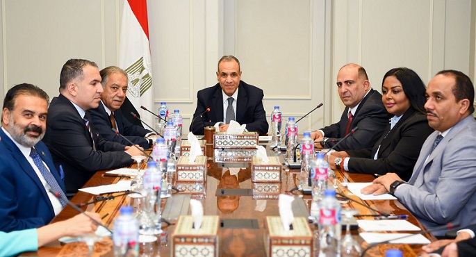 بالصور.. وزير الخارجية يبحث مع أعضاء لجنة الشئون الأفريقية بمجلس النواب تعزيز العلاقات مع دول أفريقيا