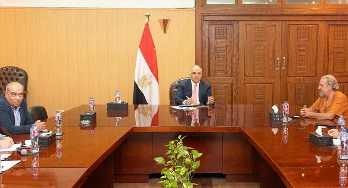 وزير الرى :التعاون مع شركة متخصصة فى مجالات نظم الإنذار المبكر للسيول