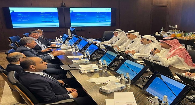 بالصور.. وزير السياحة والآثار يعقد لقاءات مهنية مع عدد من مسئولي شركات الطيران السعودية
