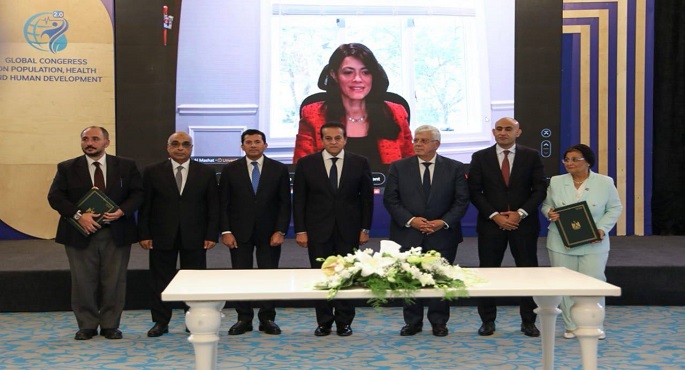 بالصور.. نائب رئيس الوزراء ووزير الصحة يترأس مائدة مستديرة رفيعة المستوى حول “التنمية البشرية والسكان في مصر”