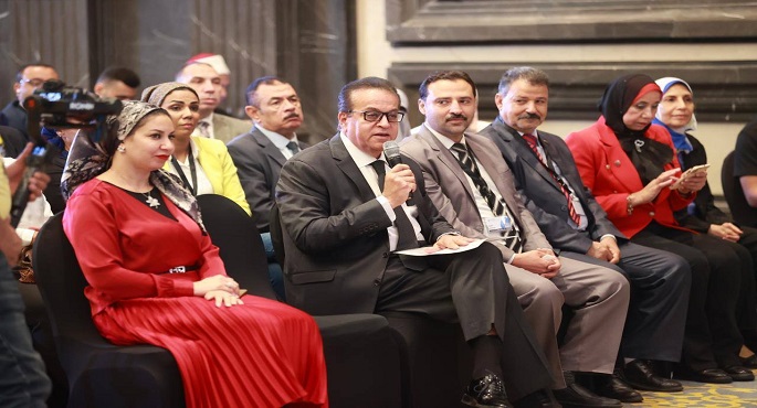 وزير الصحة يؤكد أهمية دور الثقافة الفعال في تغيير المعتقدات المجتمعية خاصةً لدى الشباب