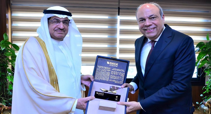 بالصور..وزير الطيران المدني يلتقي وزير الدولة وعضو مجلس الوزراء السعودي لتعزيز سُبل العمل المشترك في مجال الطيران المدني