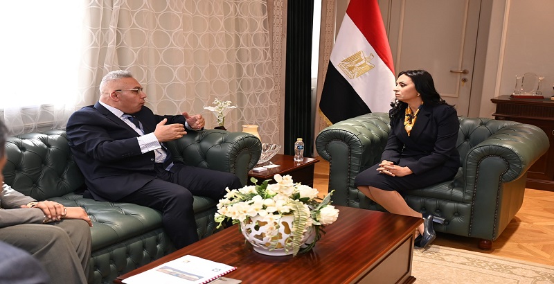 بالصور.. وزيرة التضامن الاجتماعي تتسلم شهادة الهرم الأخضر من المركز القومي لبحوث الإسكان والبناء