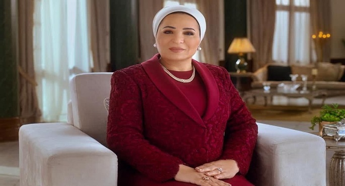 السيدة انتصار السيسى تتواصل مع أسرة البطل خالد محمد شوقى وتقدم لذويه واجب العزاء