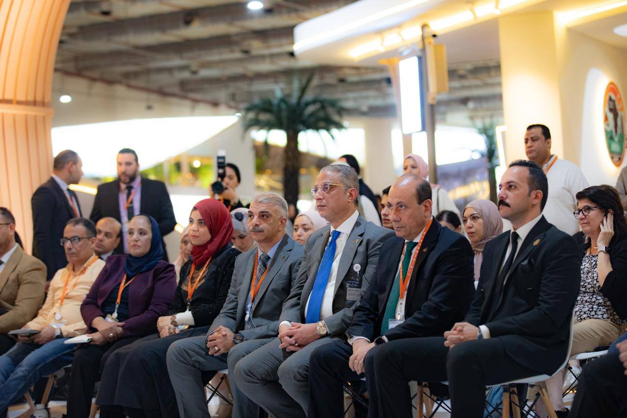 بالصور.. وزير السياحة يشارك في القمة الوزارية لبورصة لندن للسياحة WTM2024