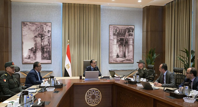 رئيس الوزراء يتابع موقف المشروعات المنفذة من جانب الهيئة الهندسية للقوات المسلحة