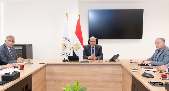 بالصور .. وزير الري يتابع حالة منشآت ومخرات السيول والاستعداد لموسم الأمطار والزراعات الشتوية