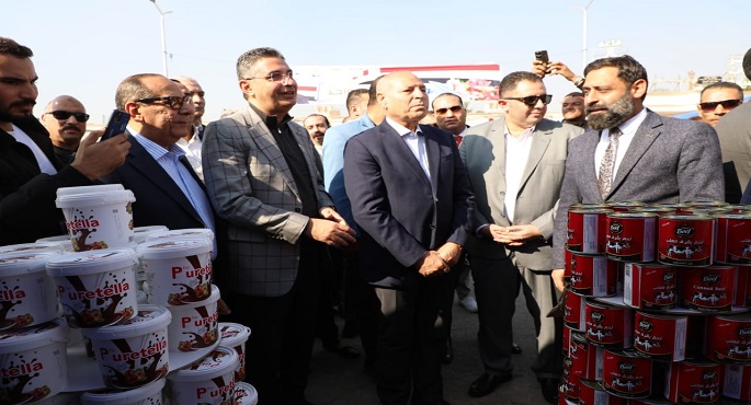 بالصور..وزير التموين ومحافظ القاهرة يفتتحان سوق اليوم الواحد بالأميرية