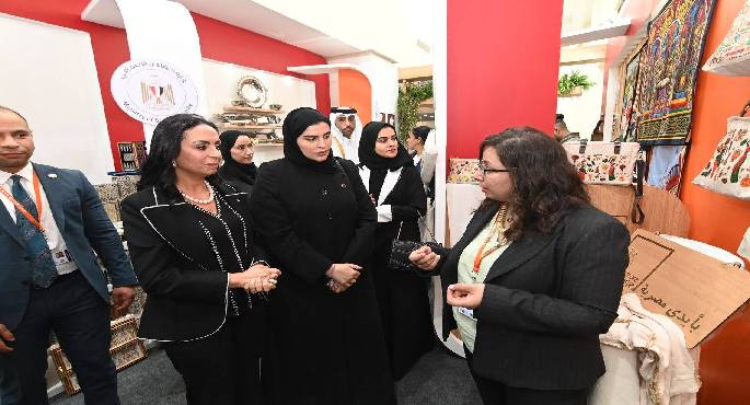 وزيرة التضامن ووزيرة التنمية الاجتماعية والأسرة القطرية يتفقدان معرض “ديارنا”