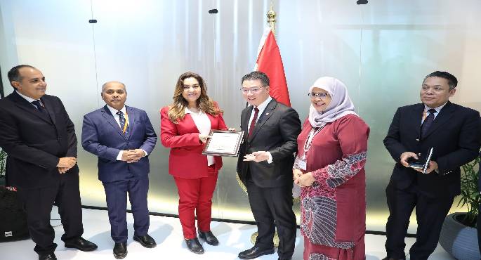 وزيرة التنمية المحلية تبحث مع وزير الإسكان والحكم المحلي الماليزي مجالات التعاون المشترك