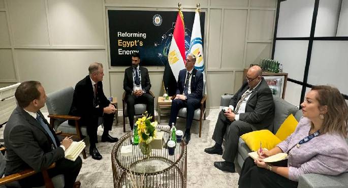 البترول: “هني ويل” تنتهي من دراسة جدوى مشروع إنتاج وقود الطائرات المستدام في مصر