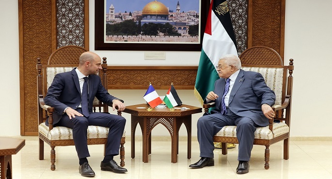الرئيس الفلسطيني يستقبل وزير الخارجية الفرنسي