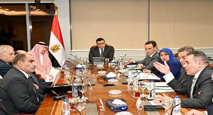 وزير الإسكان يناقش مع المستثمر السعودي الشيخ حسن الشربتلي فرص التعاون والموقف التنفيذي لعدة مشروعات