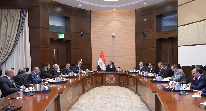 مدبولي يلتقي ممثلي مجموعة “أنترو القابضة” لاستعراض مشروع مركز كيميت للبيانات
