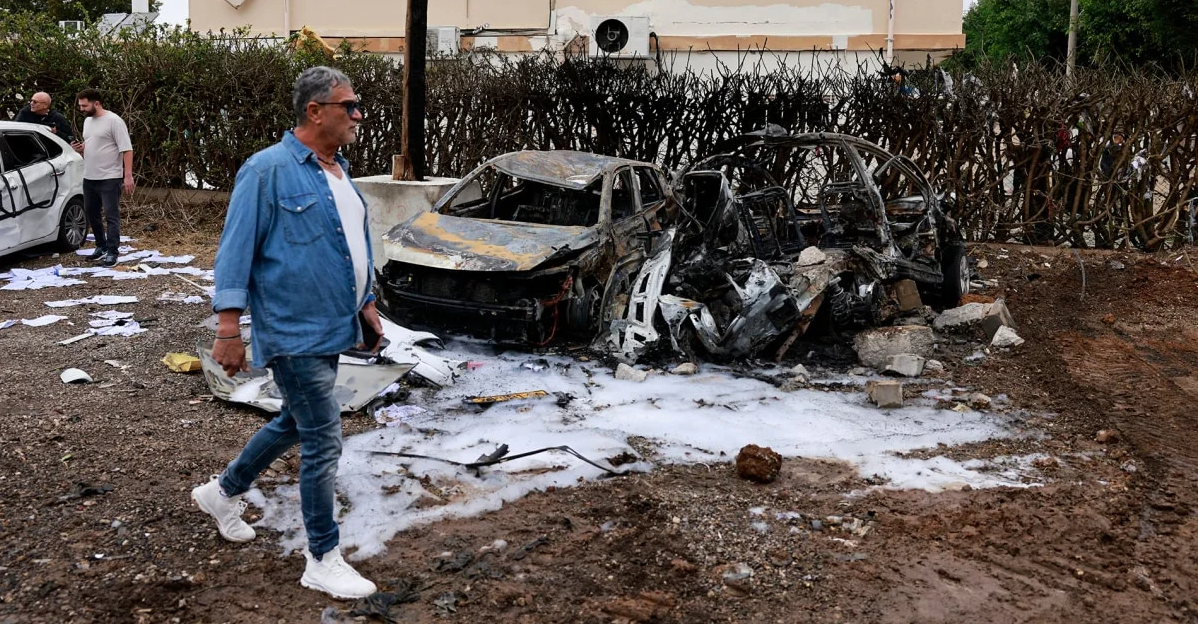 حزب الله يواصل إمطار إسرائيل بالصواريخ .. والجيش الإسرائيلي يستهدف 12 موقعًا للحزب في جنوب لبنان