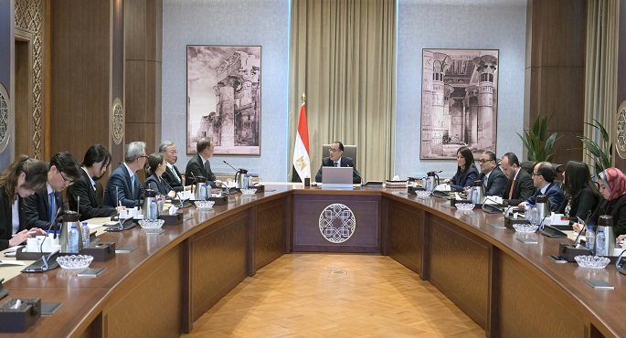 بالصور .. رئيس الوزراء يلتقي رئيس وكالة التعاون الدولي الكورية (كويكا) والوفد المرافق له