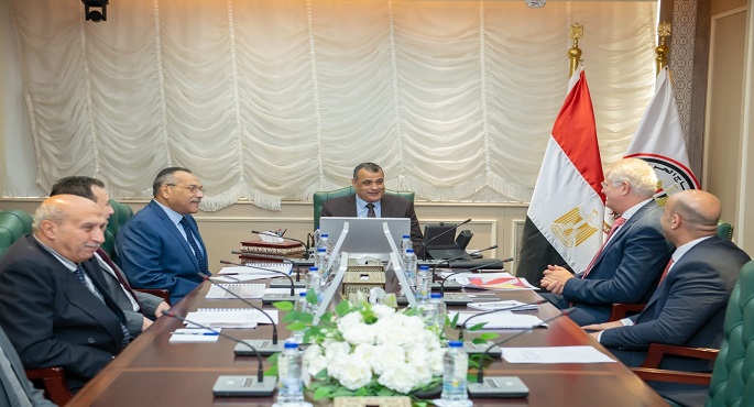 وزير الدولة للإنتاج الحربى يلتقى ممثلى ” جرين تك إيجيبت “
