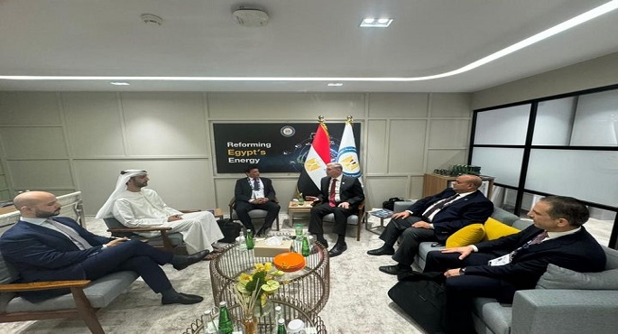 وزير البترول يبحث مع ” دانة غاز” ضخ استثمارات إضافية في مجال البحث والاستكشاف