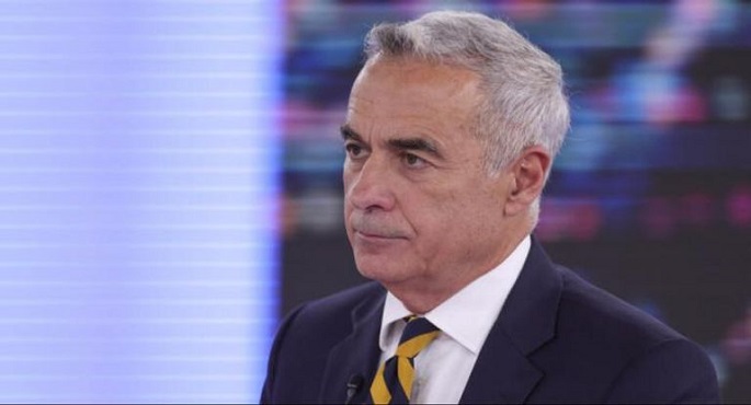 كالين جيورجيسكو يفوز بالجولة الأولى للانتخابات الرئاسية في رومانيا
