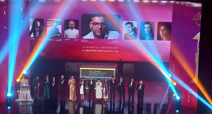 الفيلم الروماني «العام الجديد الذي لم يأت أبدًا» يفوز بالهرم الذهبي بمهرجان القاهرة السينمائي