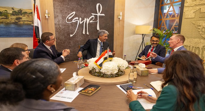 وزير السياحة يبحث مع نظيره بالمملكة المتحدة سبل التعاون المشترك