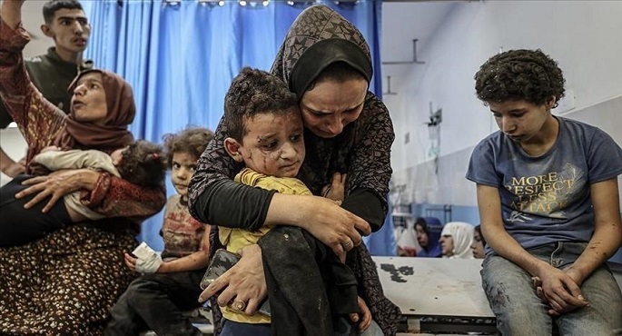 الجارديان تسلط الضوء على قصف إسرائيل لمركز طبي في غزة أثناء حملة تطعيم ضد شلل الأطفال
