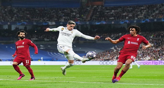 ليفربول يتحدى ريال مدريد لإنهاء العقدة في قمة دوري أبطال أوروبا