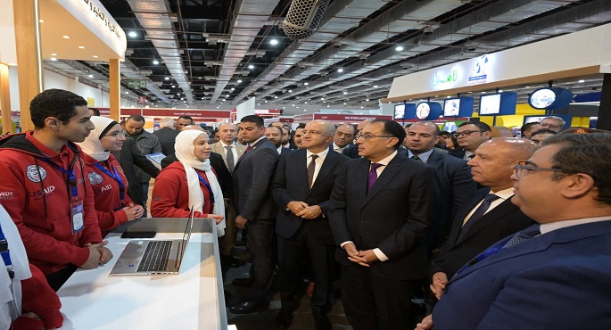 بالصور.. رئيس الوزراء يشهد افتتاح المعرض المُصاحب للملتقى والمعرض الدولي للصناعة