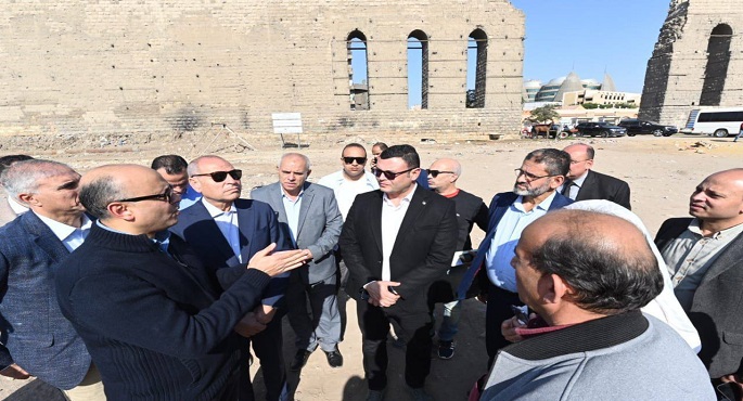 بالصور.. وزير الإسكان ومحافظ القاهرة يتفقدان موقف تنفيذ مشروع تطوير “منطقة سور مجري العيون” بالمحافظة