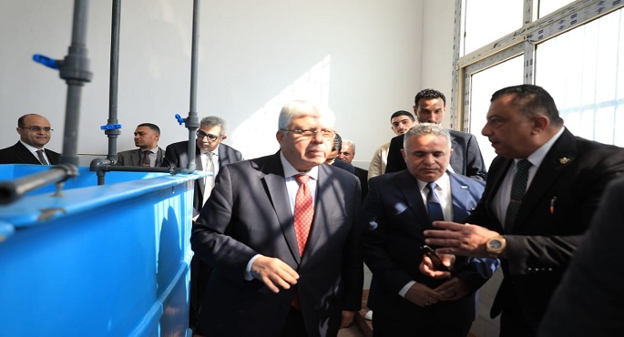 بالصور.. وزير التعليم العالي  يفتتح عددًا من المشروعات التعليمية والصحية بجامعة السويس