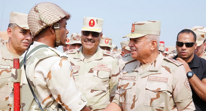 بالفيديو والصور .. وزير الدفاع يتفقد منظومة التدريب القتالي لأحد تشكيلات الجيش الثاني الميداني