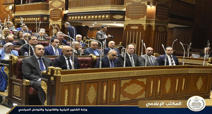 “وزير الشئون النيابية”: الحكومة حريصة على تنفيذ توصيات الحوار الوطني