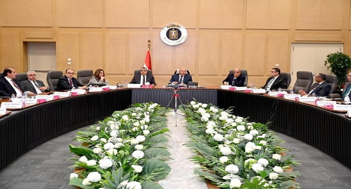 وزير الصناعة يدعو لزيادة قاعدة تصنيع المكون المحلي بقطاع السيارات