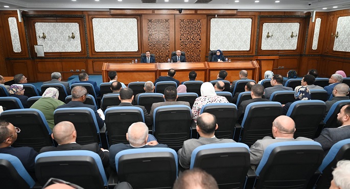 بالصور.. وزير الصناعة والنقل يبحث مع محافظ ومستثمري المنوفية تحديات المناطق الصناعية بالمحافظة وسبل حلها