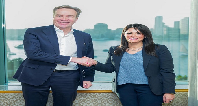 بالصور ..وزيرة التخطيط والتنمية الاقتصادية والتعاون الدولي تعقد جلسة مباحثات مع رئيس المنتدى الاقتصادي العالمي
