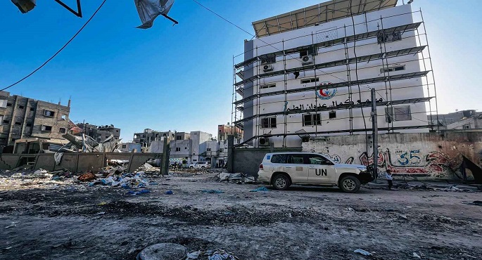 مصادر طبية فلسطينية: الوضع كارثي في مستشفى “كمال عدوان” ومحيطه