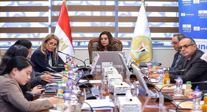 بالصور .. وزيرة التنمية المحلية ومديرة مكتب اليونسكو يعقدان اجتماعا مع المحافظين لتعريفهم بشبكة المدن المبدعة