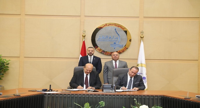 بالصور.. كامل الوزير يشهد توقيع عقد إتفاق مؤسسون لإنشاء أول مشروع من نوعه فى مصر لتخريد السفن بميناء دمياط