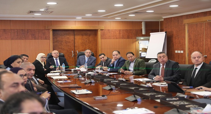 وزير الصناعة: جار دراسة إقامة مجمع للمصانع الجاهزة للتشغيل في بورسعيد