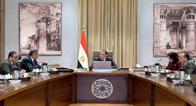 رئيس الوزراء يتابع عددا من ملفات العمل والمشروعات الجاري تنفيذها بمحافظة الجيزة