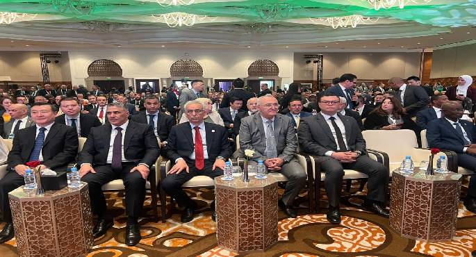 بالصور.. وزير الإسكان يشارك في افتتاح المعرض المصاحب لمؤتمر الإسكان العربي الثامن بالجزائر