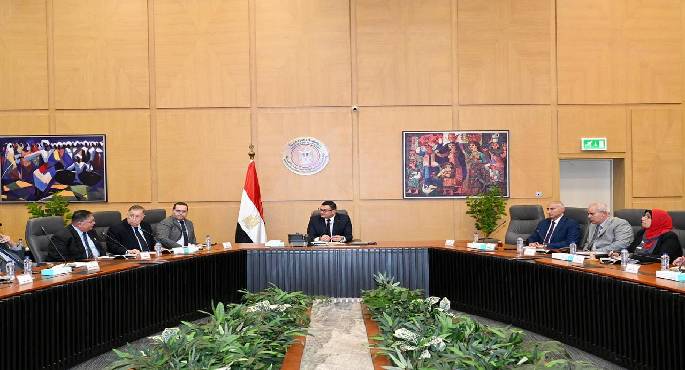 وزير الإسكان يلتقى رئيس وأعضاء اتحاد المستثمرين لبحث سبل تعزيز التعاون